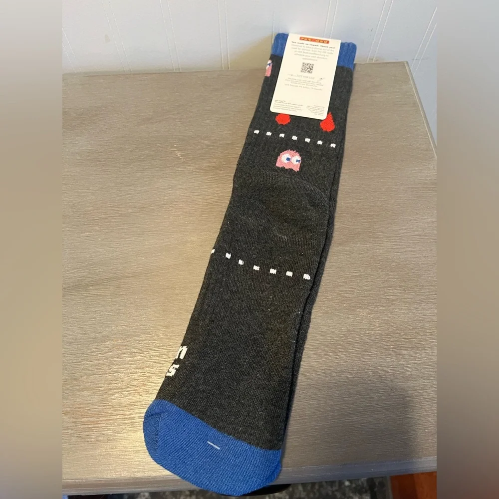 American Red Cross Pac Man Sixkes NEW Socks - Picture 4 of 4